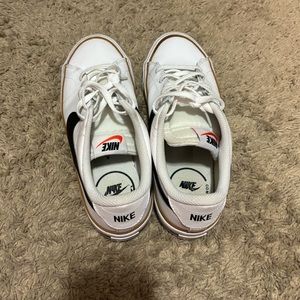 Nike Court Legacy, big kids 6y/ women’s 7/7.5